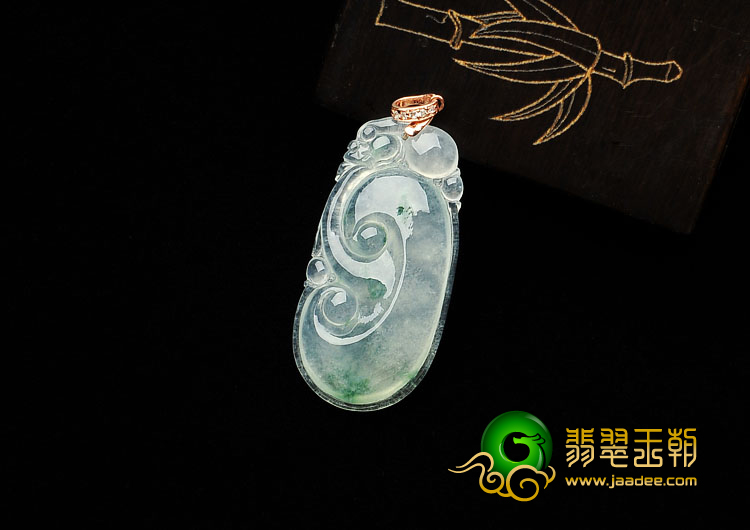 冰种飘花缅甸翡翠A货如意挂件