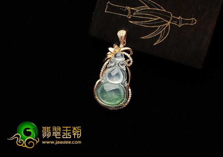 (超值推荐)冰玻种飘花缅甸翡翠A货镶玫瑰金葫芦胸坠（真钻）