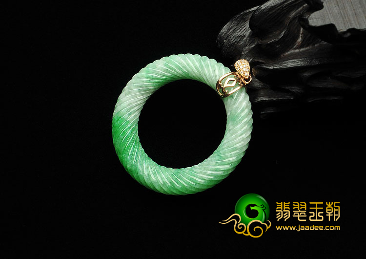 糯冰种翠色缅甸翡翠A货平安环挂件（金扣）