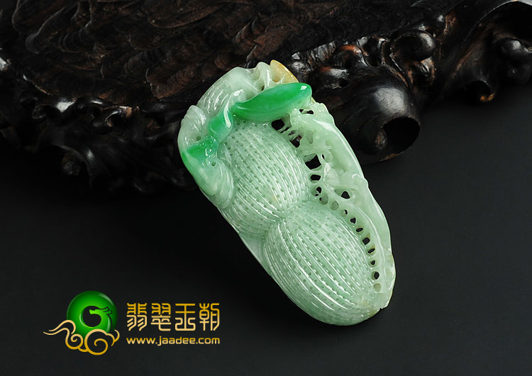 (超值推荐)糯冰种三彩缅甸翡翠A货生意兴隆挂件