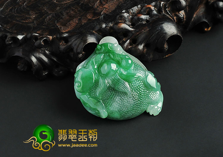 （超值推荐）糯冰种翠色缅甸翡翠A货招财进宝挂件