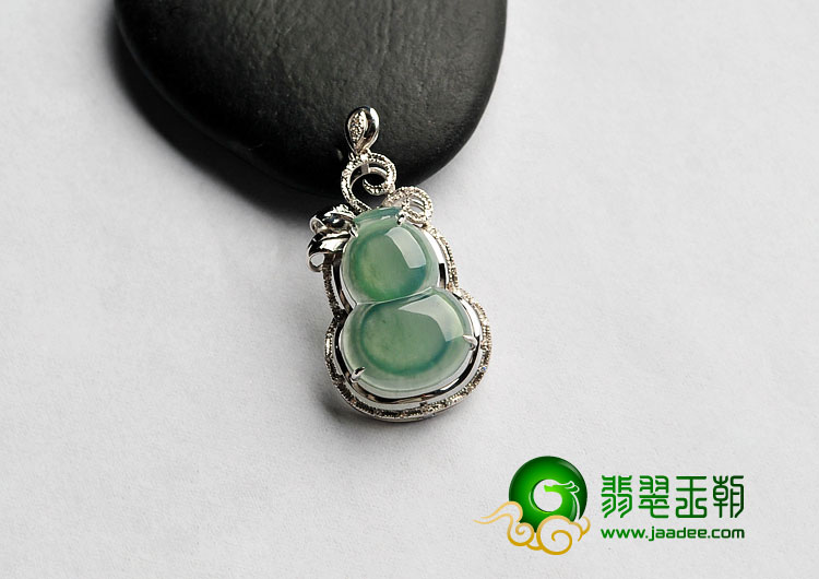 冰种晴水缅甸翡翠A货镶白金葫芦胸坠(真钻)