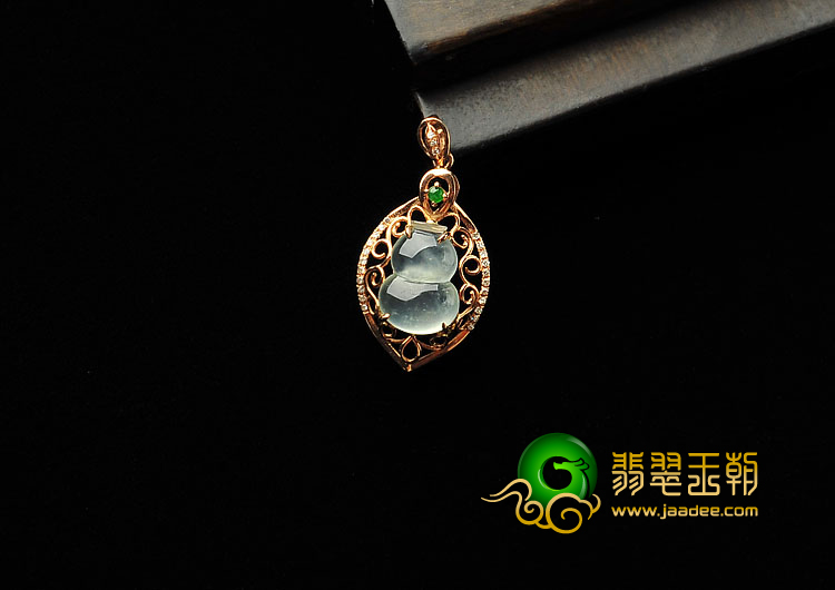 冰种淡晴水缅甸翡翠A货镶玫瑰金葫芦胸坠(真钻)