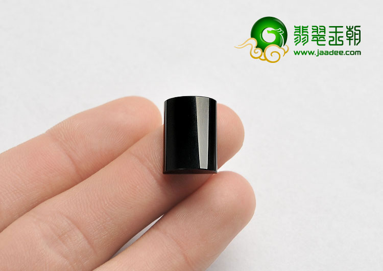 玻璃种墨翠缅甸翡翠A货戒面