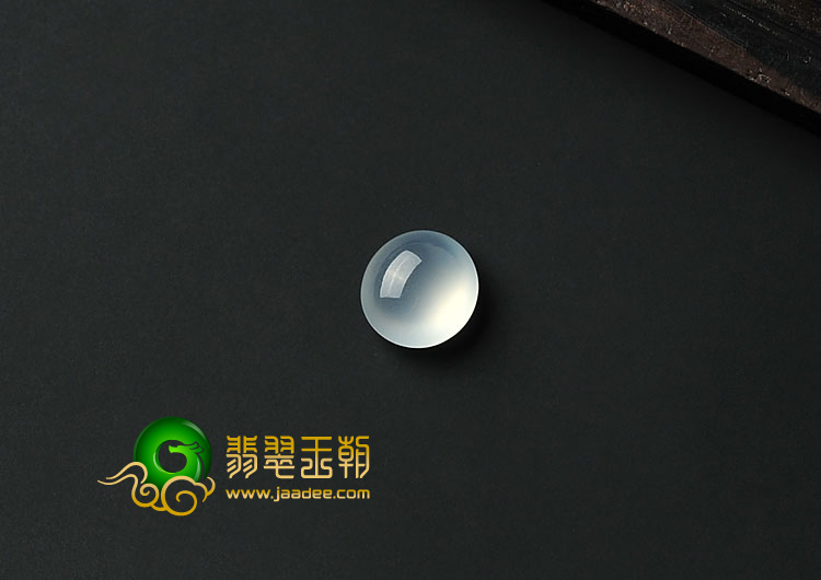 冰玻种淡晴水缅甸翡翠A货戒面