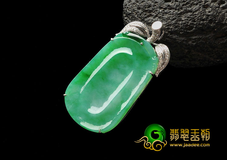 冰种飘翠缅甸翡翠A货镶白金福瓜挂件(真钻)