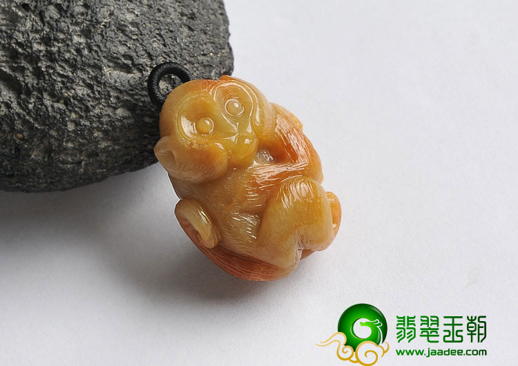 糯冰种褐黄翡缅甸翡翠A货小猴子挂件