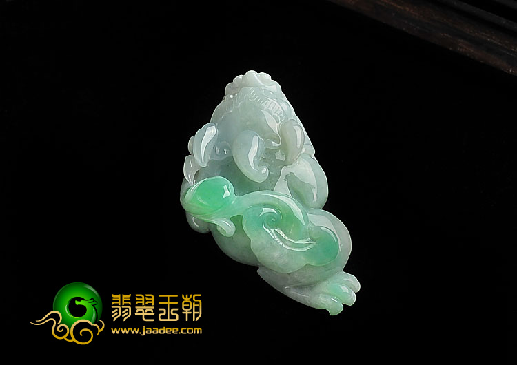 糯冰种飘翠缅甸翡翠A货招财进宝挂件