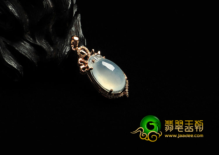 冰种淡晴水缅甸翡翠A货镶玫瑰金福瓜胸坠(真钻)