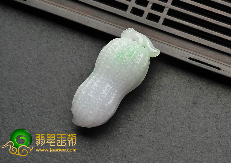 细糯种淡春带彩缅甸翡翠A货生意兴隆挂件