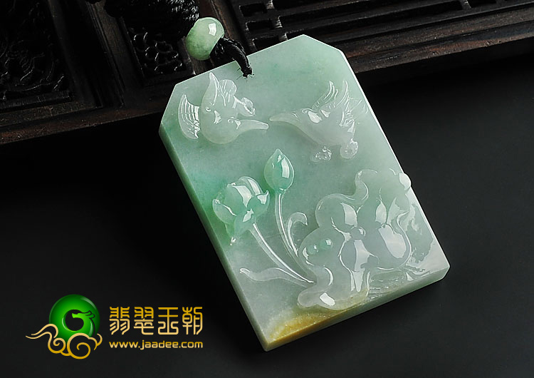 糯冰种淡三彩缅甸翡翠A货比翼双飞挂件
