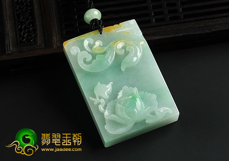 糯冰种淡三彩缅甸翡翠A货凤舞九天挂件