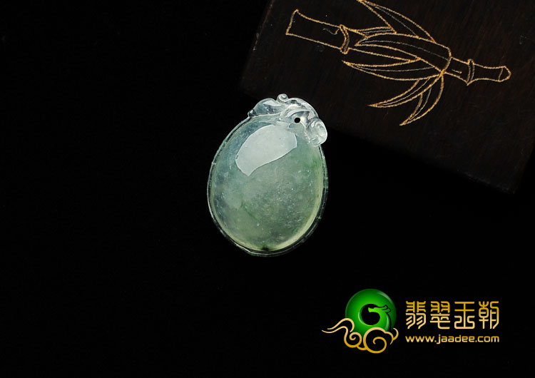 冰种飘花缅甸翡翠A货福瓜挂件