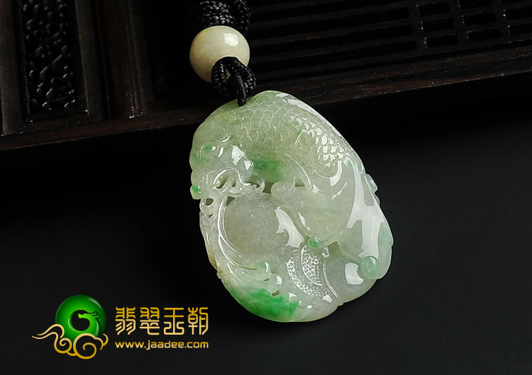 糯冰种飘翠缅甸翡翠A货龙头鱼挂件