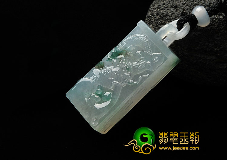 冰种飘花缅甸翡翠A货龙牌挂件