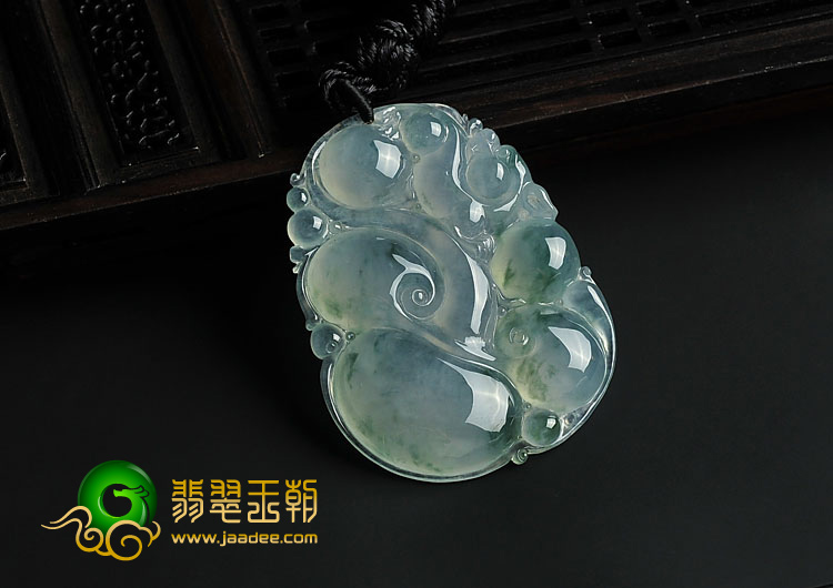 冰种飘花缅甸翡翠A货如意挂件