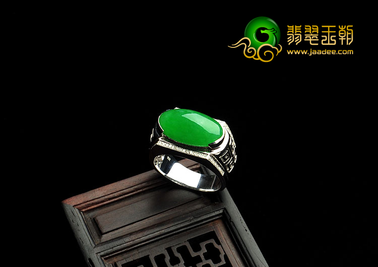 冰种阳绿缅甸翡翠A货镶白金戒指(真钻)