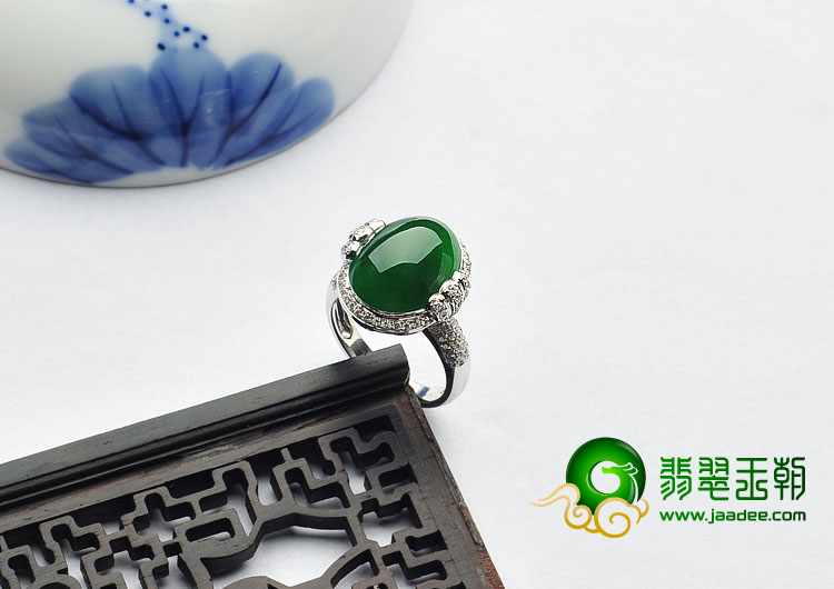 冰种蓝绿缅甸翡翠A货镶白金戒指(真钻)