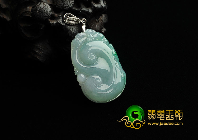 糯冰种略飘翠缅甸翡翠A货如意挂件