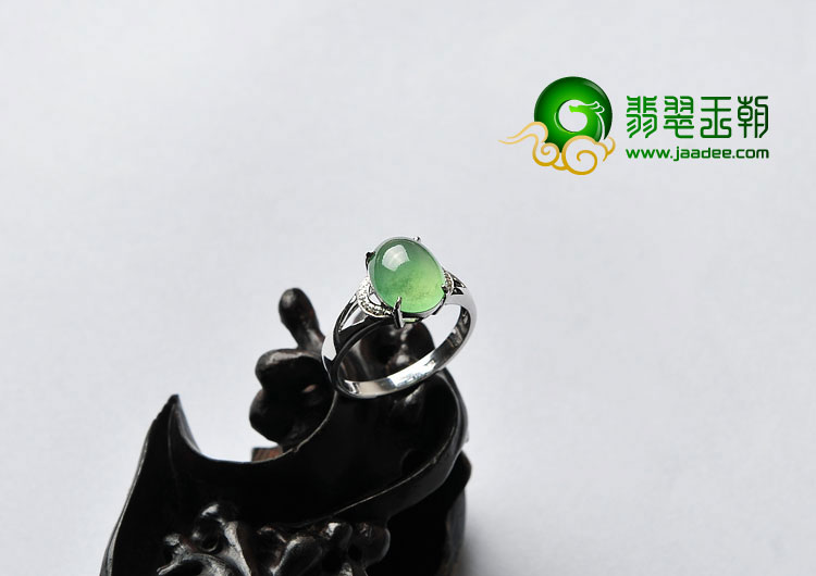 (超值推荐)冰种绿晴水缅甸翡翠A货镶白金戒指(真钻)