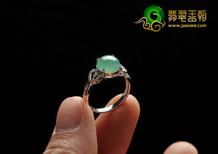 冰种晴水缅甸翡翠A货镶白金戒指(真钻)