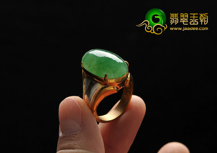 糯冰种绿晴水缅甸翡翠A货戒面