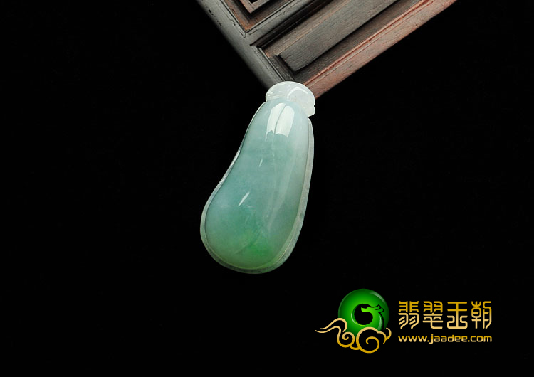 糯冰种晴水缅甸翡翠A货福瓜挂件