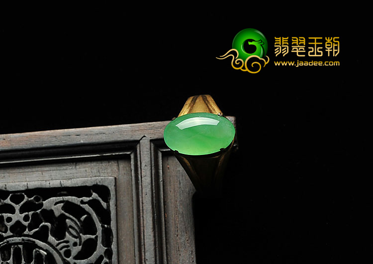冰种绿晴水缅甸翡翠A货戒面