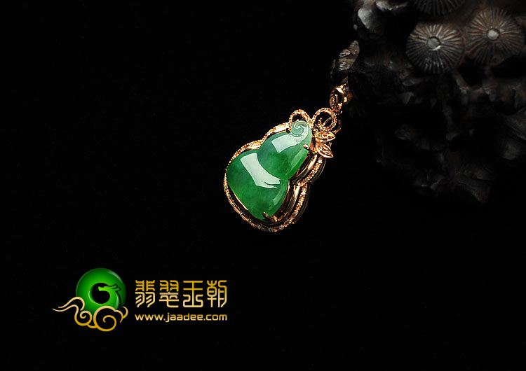 冰种飘翠缅甸翡翠A货镶玫瑰金葫芦胸坠(真钻)