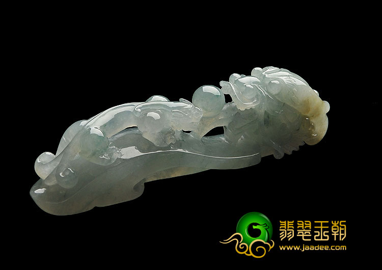 冰种飘花略带黄翡缅甸翡翠A货龙钩挂件