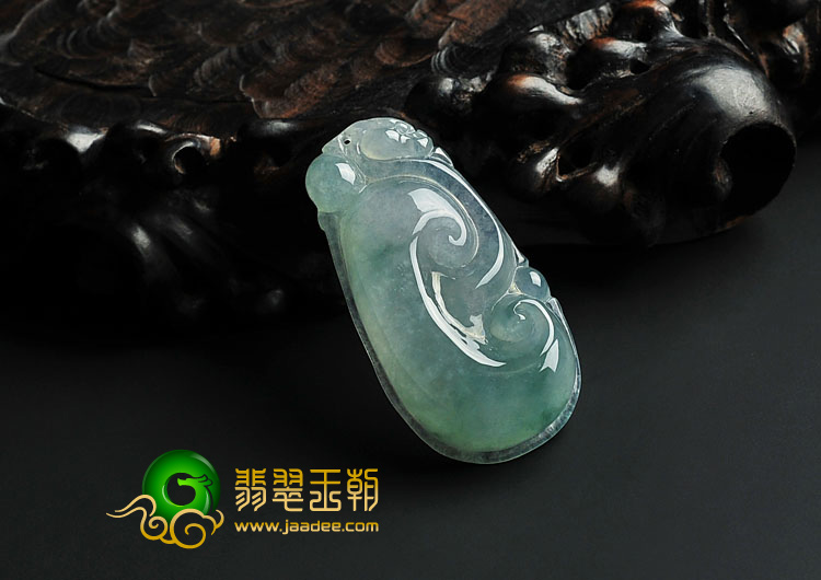 冰种略飘花缅甸翡翠A货如意挂件