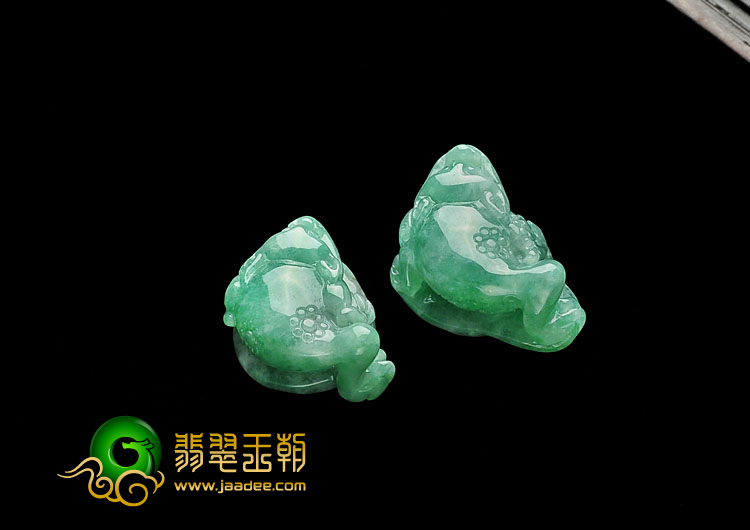 糯冰种豆色缅甸翡翠A货招财进宝挂件(一对)