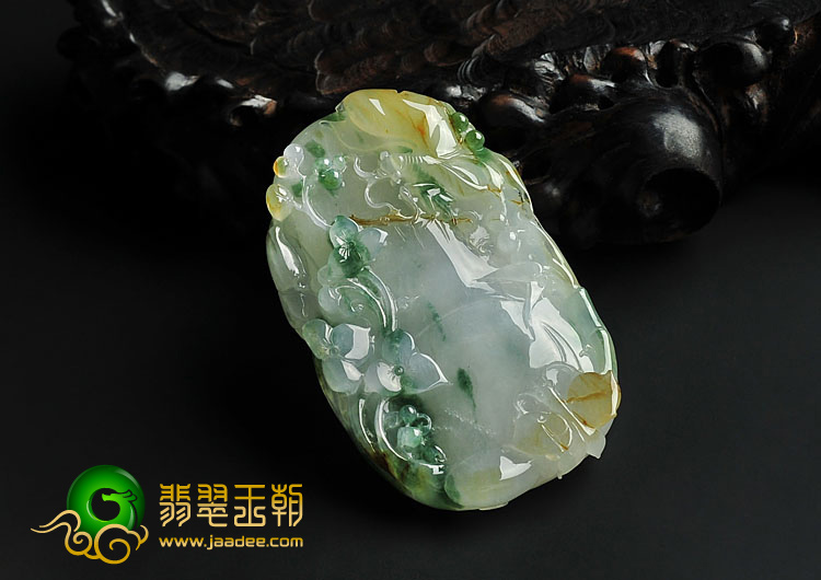 冰种飘花略带黄翡缅甸翡翠A货蝶恋花挂件
