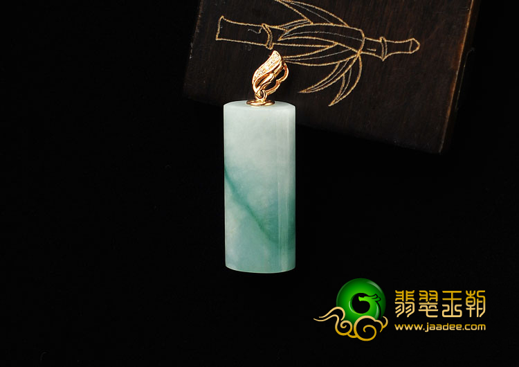 糯冰种晴水缅甸翡翠A货圆柱挂件