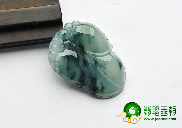 (超值推荐)糯冰种飘花缅甸翡翠A货叶子挂件