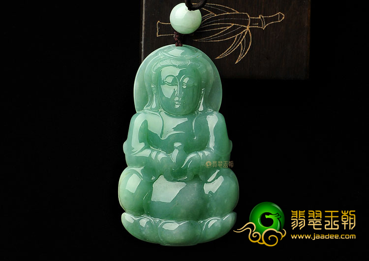 (超值推荐)糯冰种豆色缅甸翡翠A货观音挂件