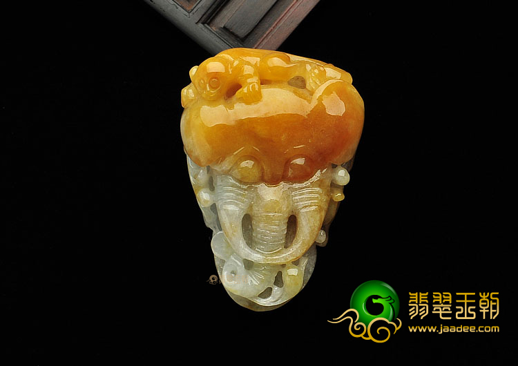 糯冰种黄翡缅甸翡翠A货封侯拜相挂件