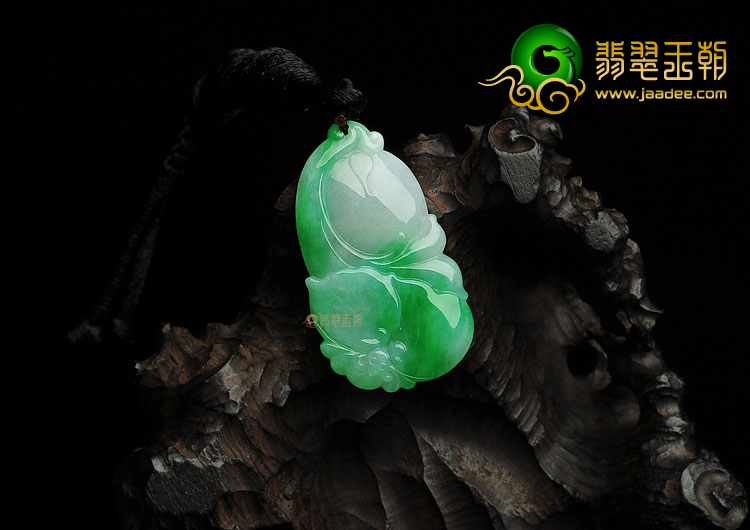 糯冰种翠色缅甸翡翠A货如意挂件