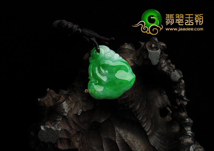 糯冰种翠色缅甸翡翠A货如意挂件