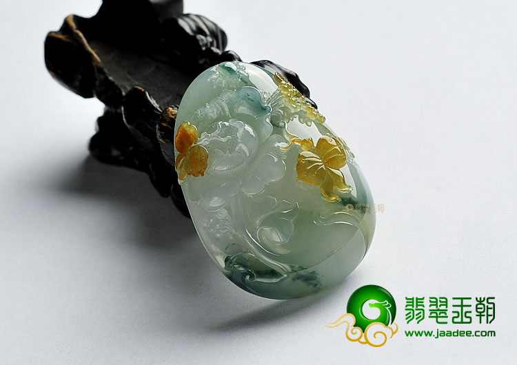 冰种飘花略带黄翡缅甸翡翠A货蝶恋花挂件