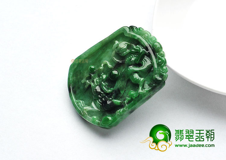 糯冰种癣加绿缅甸翡翠A货龙牌挂件