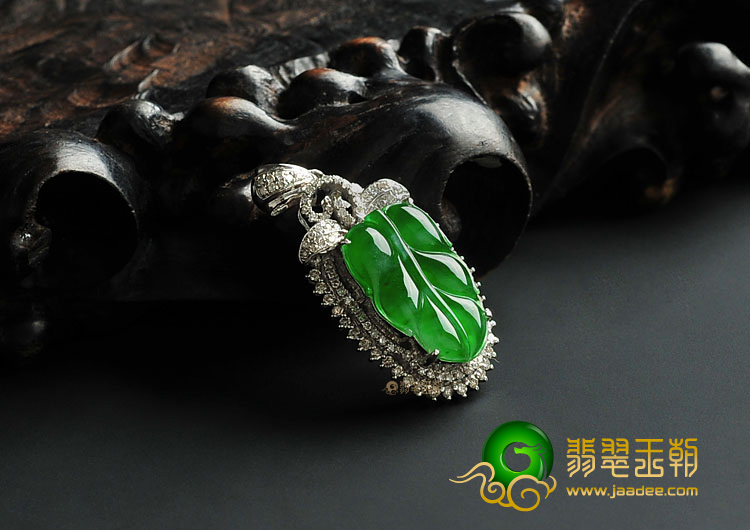 冰种翠色缅甸翡翠A货镶白金金枝玉叶胸坠(真钻)
