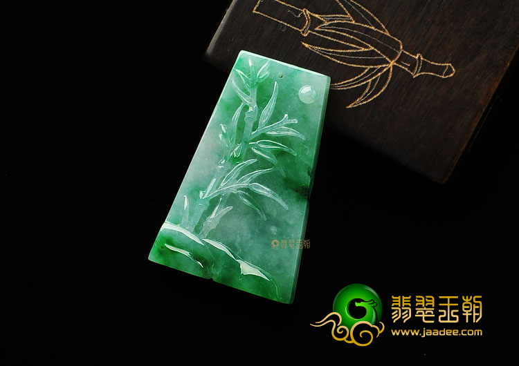 糯冰种飘翠缅甸翡翠A货竹报平安挂件
