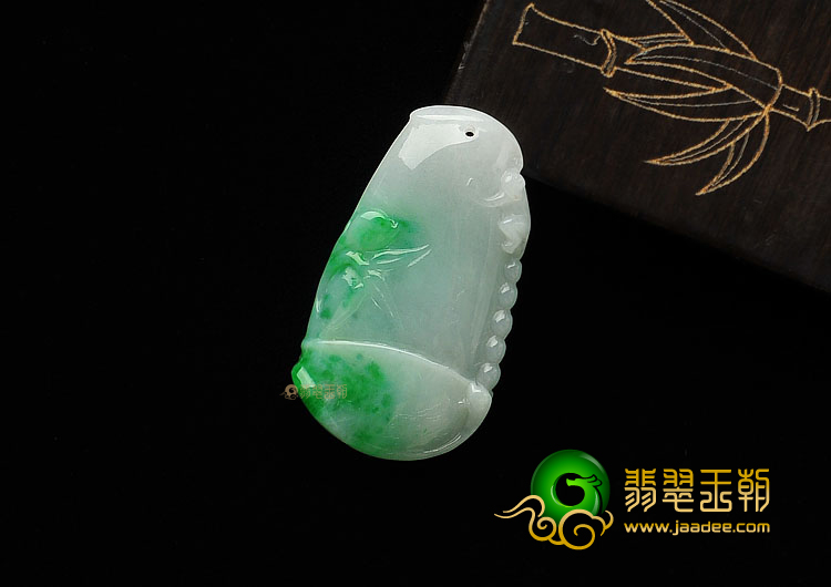 糯冰种飘翠缅甸翡翠A货节节高挂件