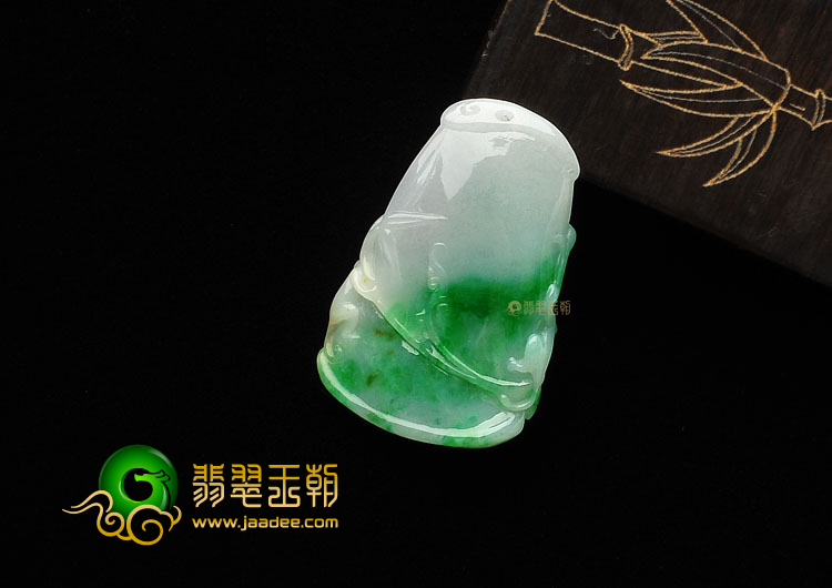 糯冰种飘翠缅甸翡翠A货节节高挂件