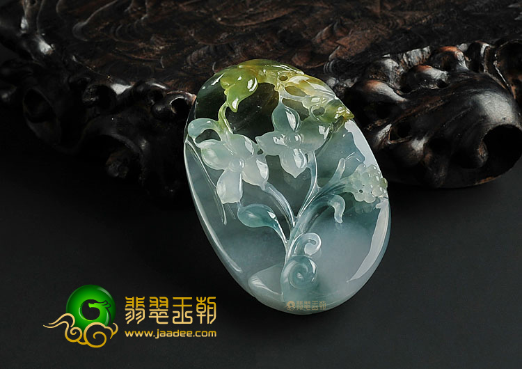 冰种飘花略带黄翡缅甸翡翠A货蝶恋花挂件