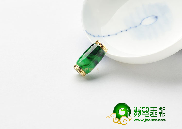 糯冰种癣加绿缅甸翡翠A货镶黄18K金路路通胸坠