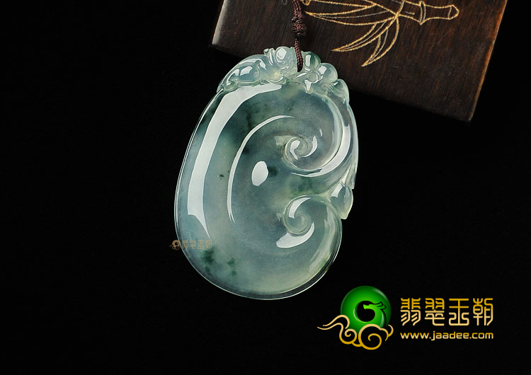 冰种飘花缅甸翡翠A货如意挂件