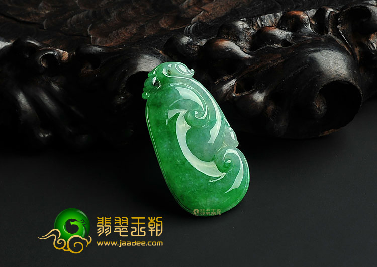 糯冰种翠色缅甸翡翠A货如意挂件