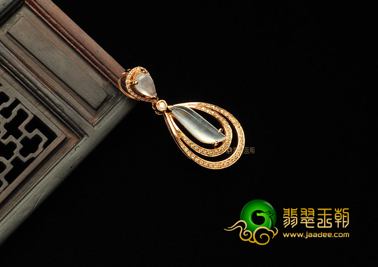 冰玻种无色缅甸翡翠A货镶玫瑰金随形胸坠(真钻)